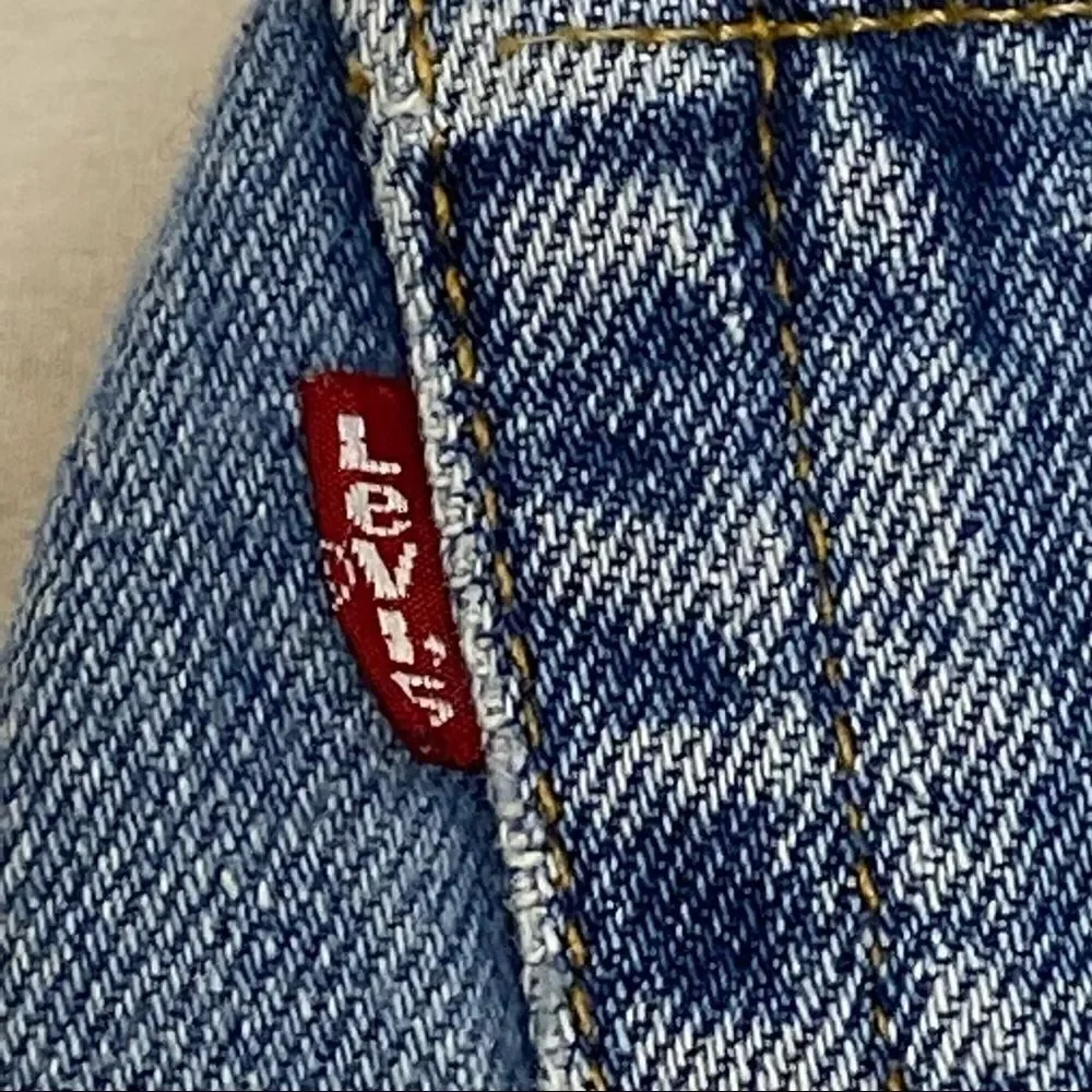 Levi’s vintage 560 high waist mom jeans size 10